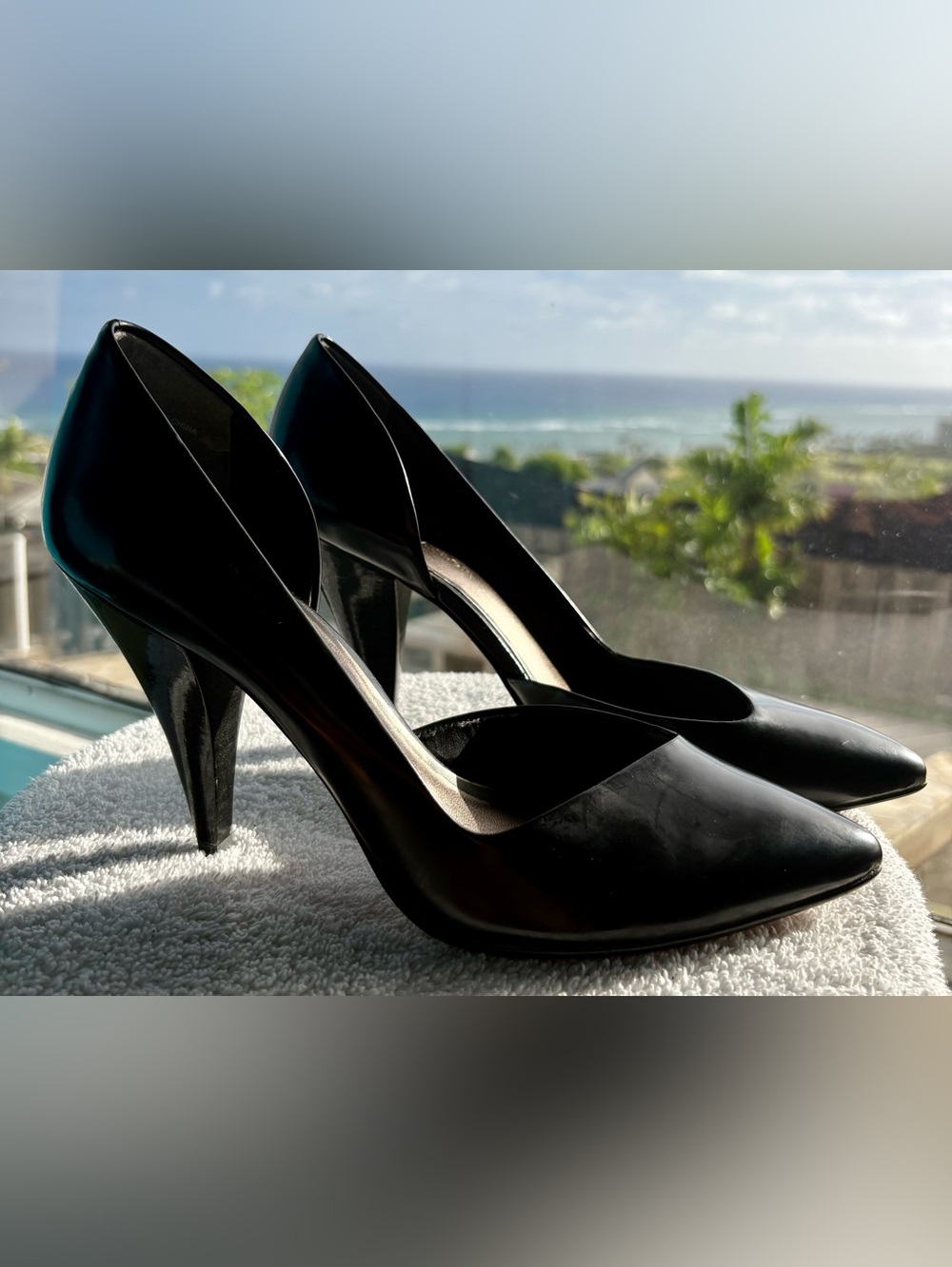 Beautiful, sexy Ann Taylor Black Pointed Toe High Heel, (3+”?)Pumps, 8.5,likenew